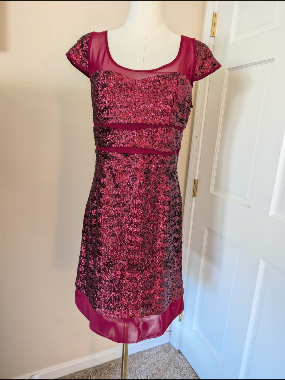 Betsey Johnson Burgundy Sequin Mesh Dress Size 14 Holiday Party Cocktail